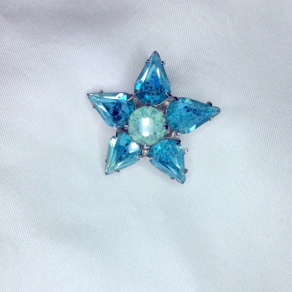 Super Sparkly 5-Point Star Pin, Vintage - Picture 2 of 8